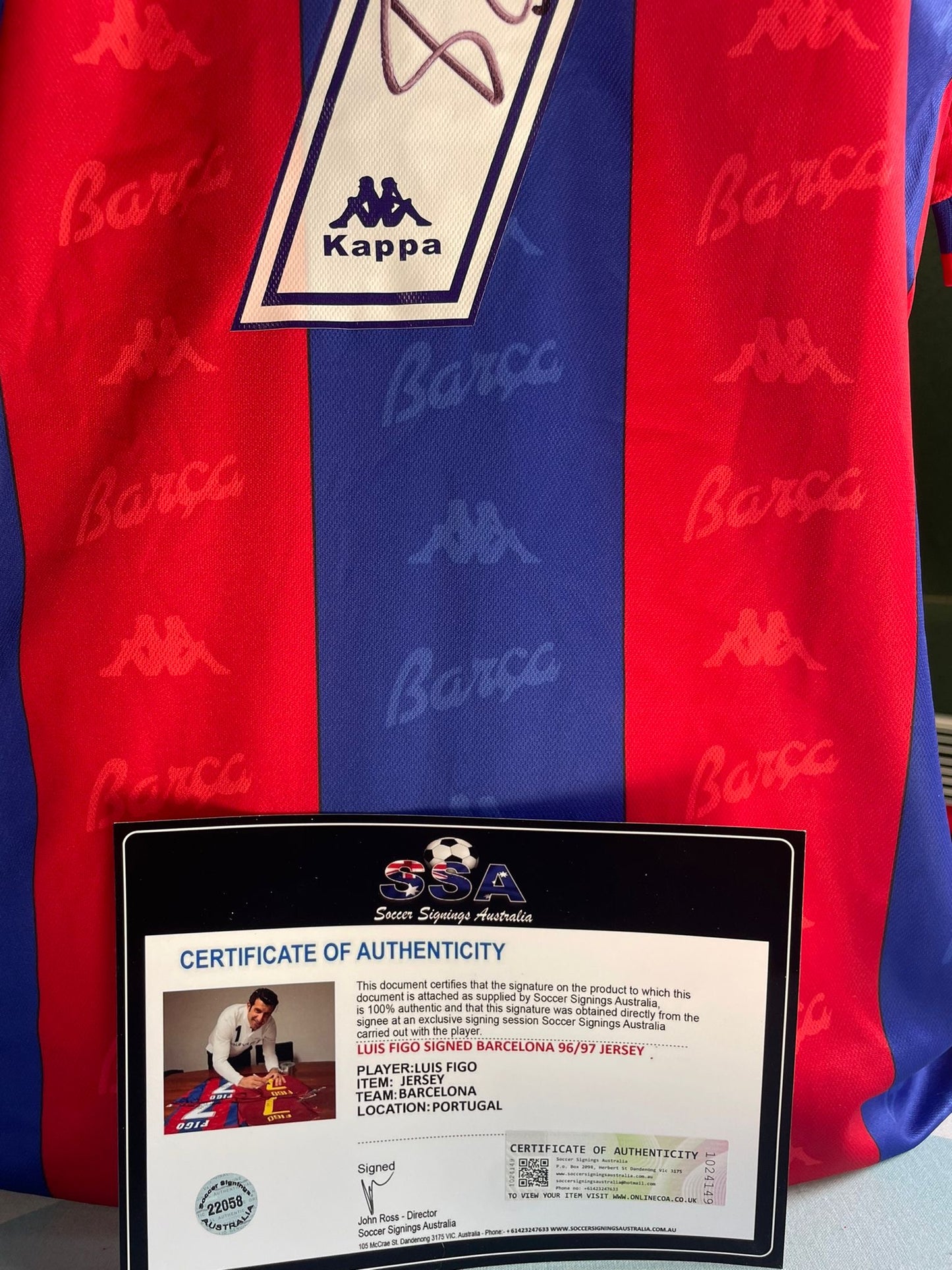 Gesigneerd Luís Figo Barcelona 1996-1997 shirt met echtheidscertificaat
