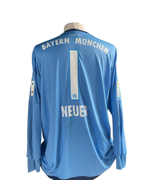 Manuel Neuer gesigneerd Bayern München 2015-2016 shirt met echtheidscertificaat.