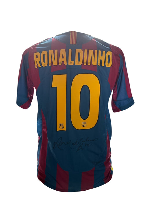 Ronaldinho gesigneerd Barcelona 2004-2005 shirt met echtheidscertificaat