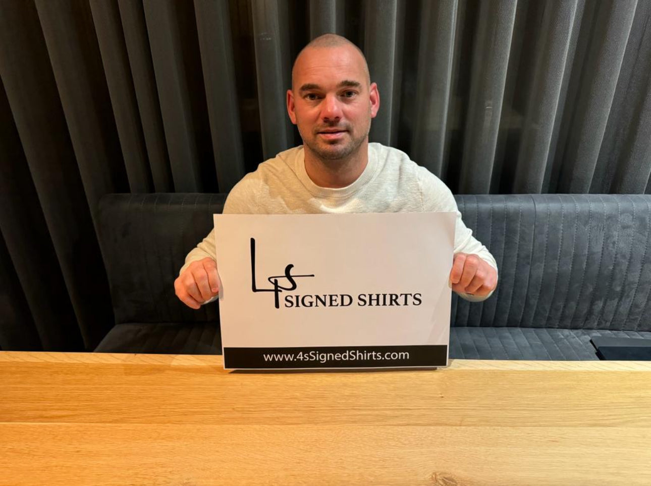 Wesley Sneijder gesigneerd Nederlands elftal WK 2010 shirt met foto- en videobewijs