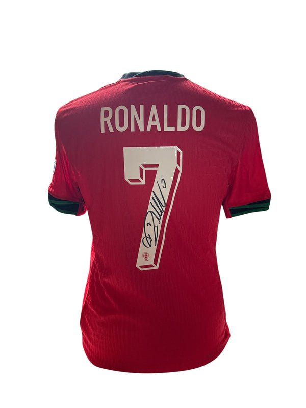 Cristiano Ronaldo gesigneerd Portugal 2024-2026 shirt met echtheidscertificaat