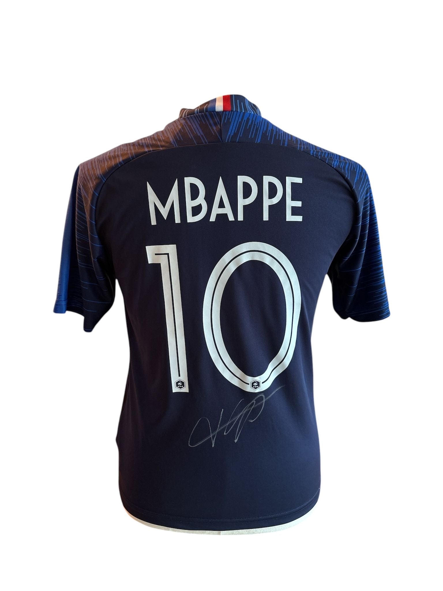 Kylian Mbappé signed WK 2018 France shirt
