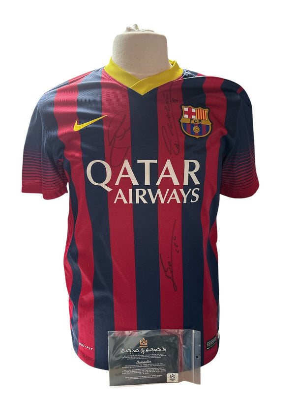 Lionel Messi, Xavi en Iniesta gesigneerd Barcelona shirt met echtheidscertificaat