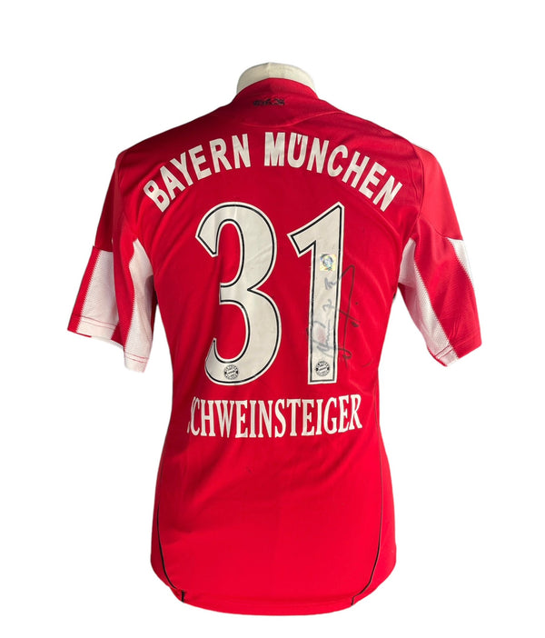 Gesigneerd Bastian Schweinsteiger Bayern München 2010-2011 shirt met echtheidscertificaat