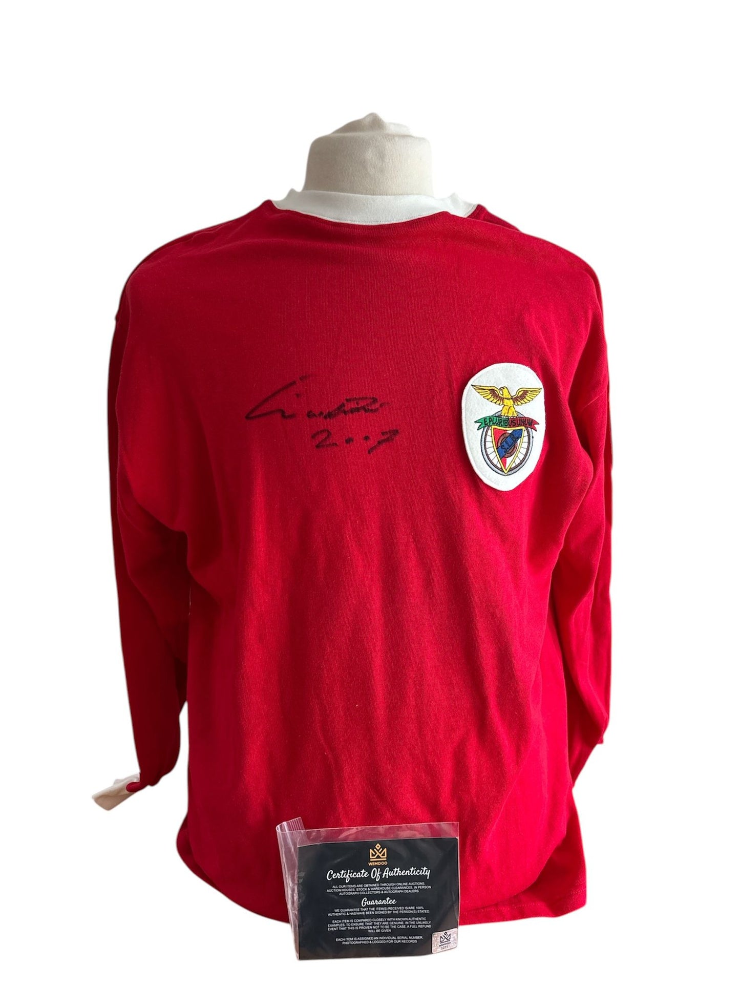 Eusébio signed Benfica shirt with certificate of authenticity