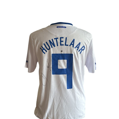 Klaas-Jan Huntelaar gesigneerd Nederland 2010 uitshirt met fotobewijs