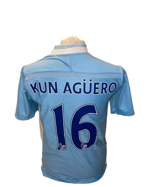 Kun Agüero gesigneerd Manchester City 11/12 shirt met certificaat.