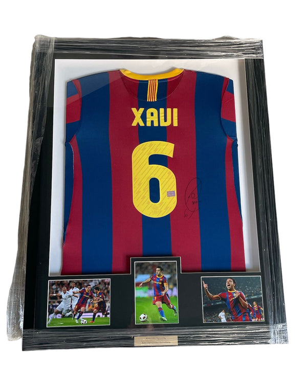 Gesigneerd en ingelijst Xavi Hernández FC Barcelona 2009-2010 shirt met certificaat